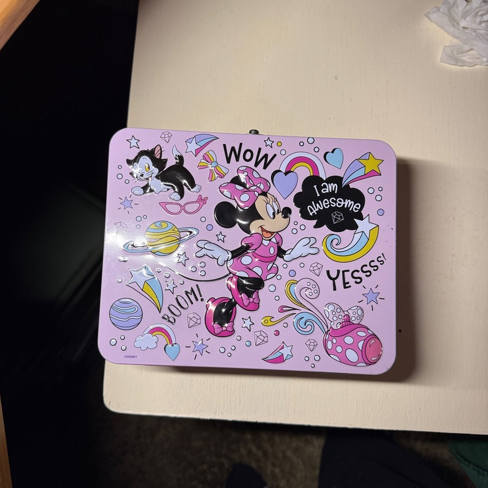 Disney Minnie Mouse Tin Lunchbox!